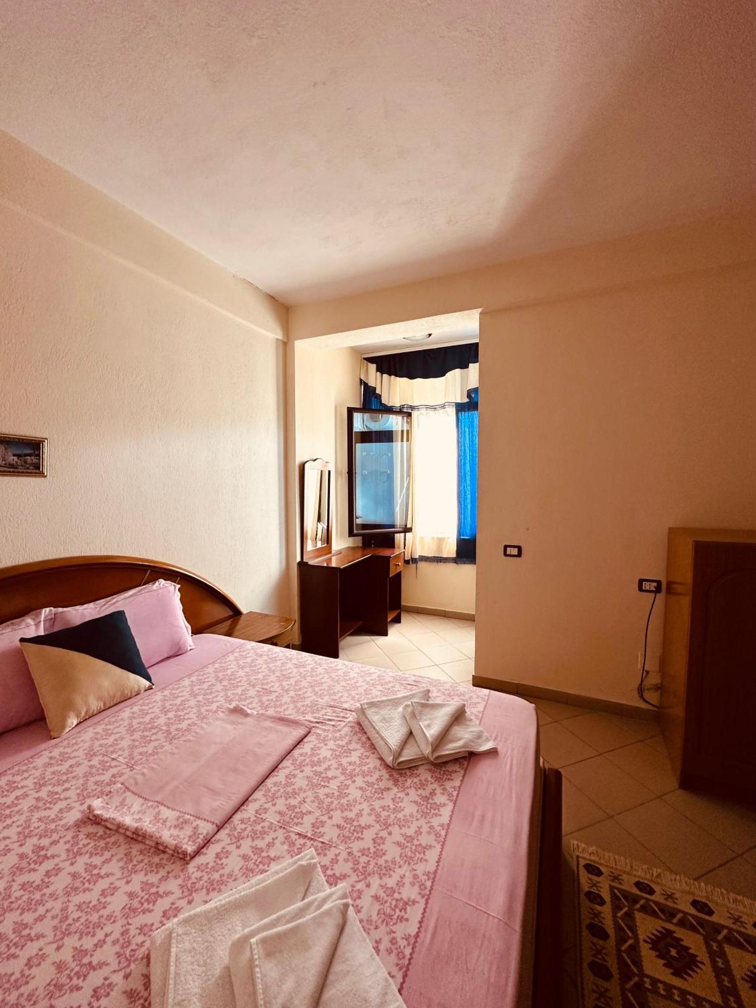 Hotel Saint Marena Pogradec Room photo