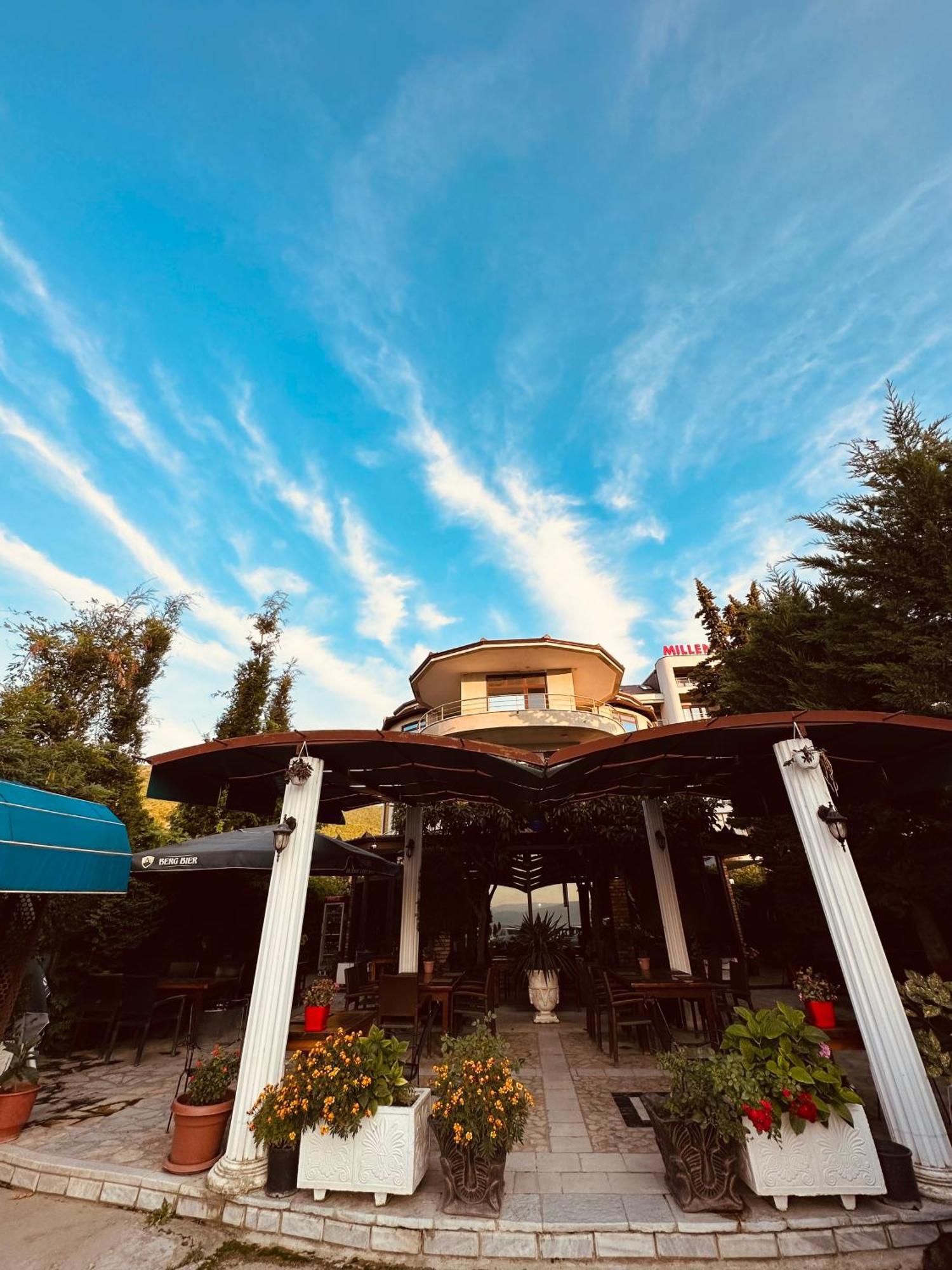 Hotel Saint Marena Pogradec Exterior photo