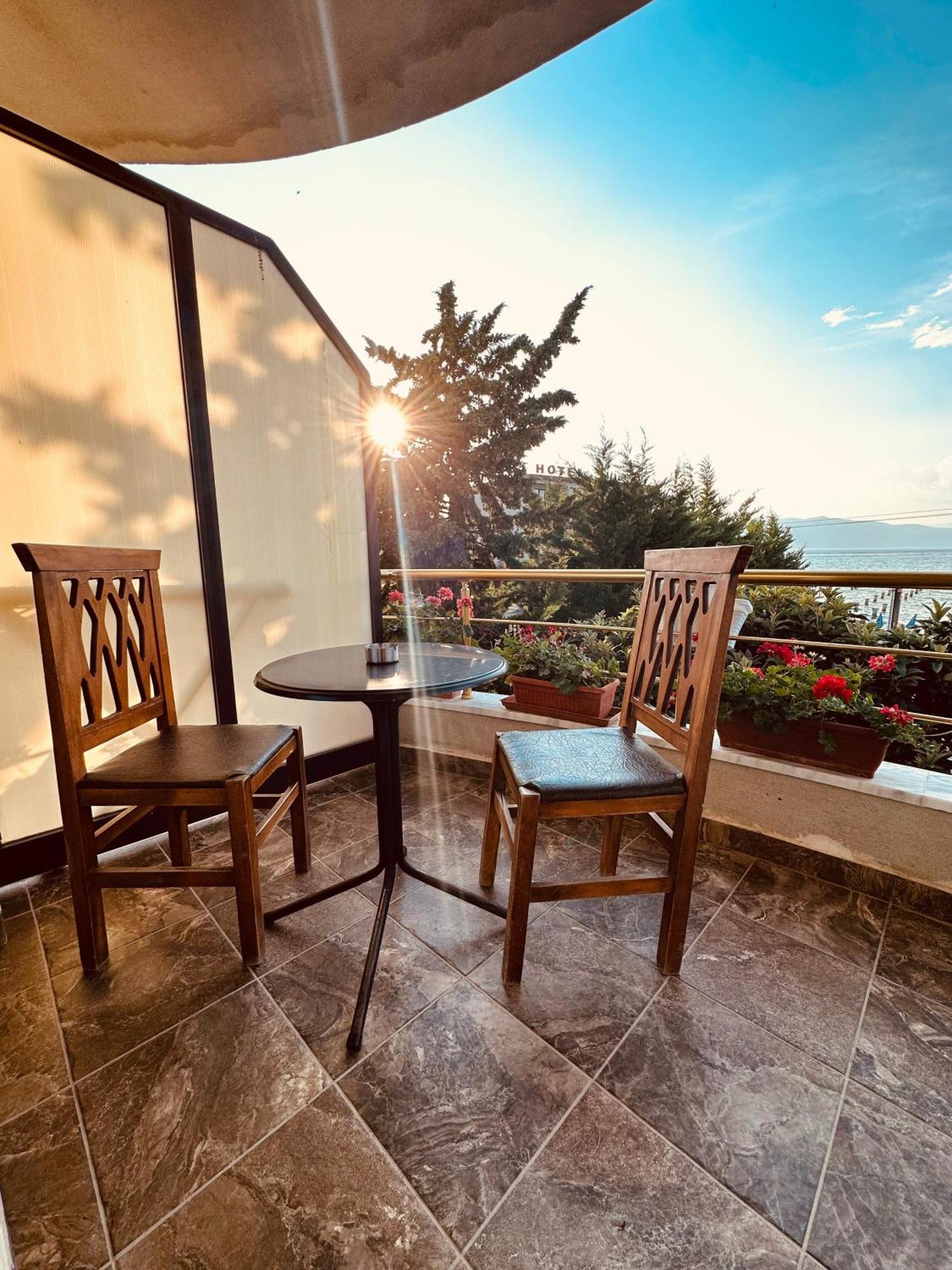 Hotel Saint Marena Pogradec Exterior photo
